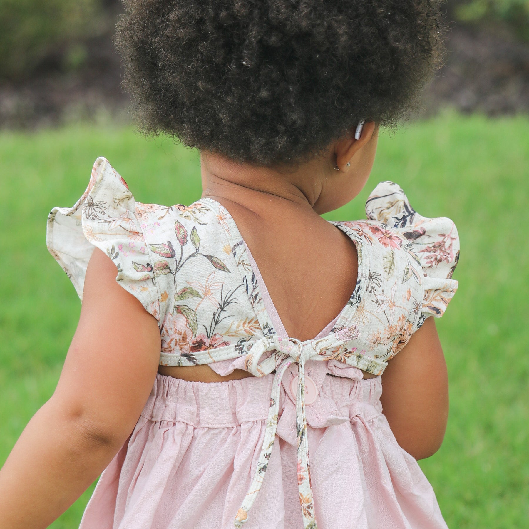 BABETE IMPERMEÁVEL - DELILAH FLORAL FLUTTER