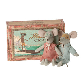 MUM AND DAD MICE IN CIGARBOX